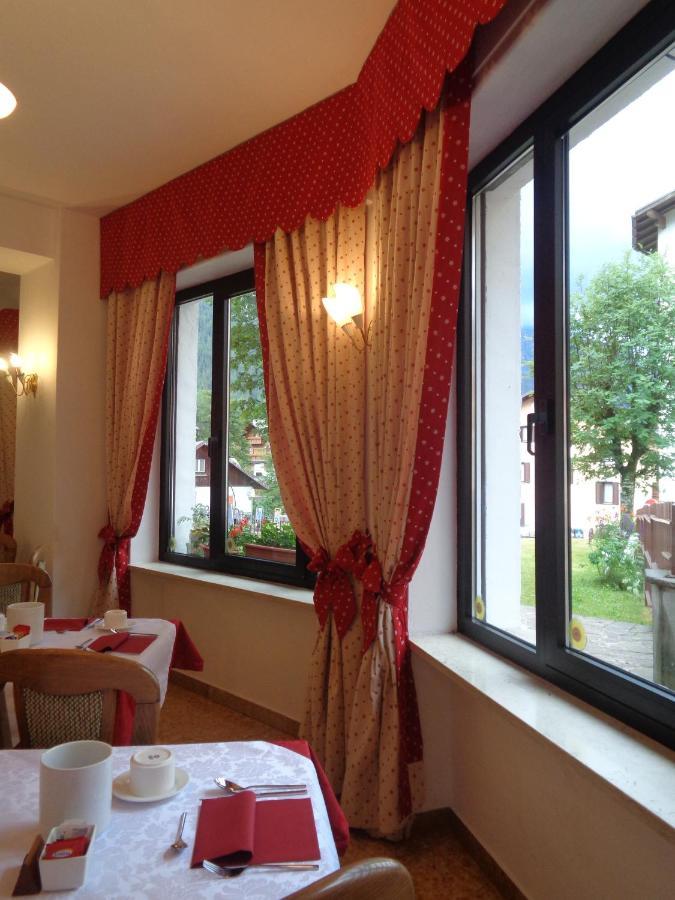Hotel Garni Suisse San Martino Di Castrozza Exterior photo